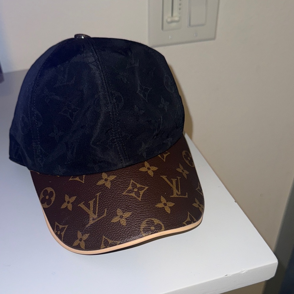 Louis Vuitton Black and Brown Monogram Cap